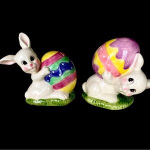 Fitz and Floyd Easter Gathering Eggs White Bunny Rabbit Salt and Pepper Shakers